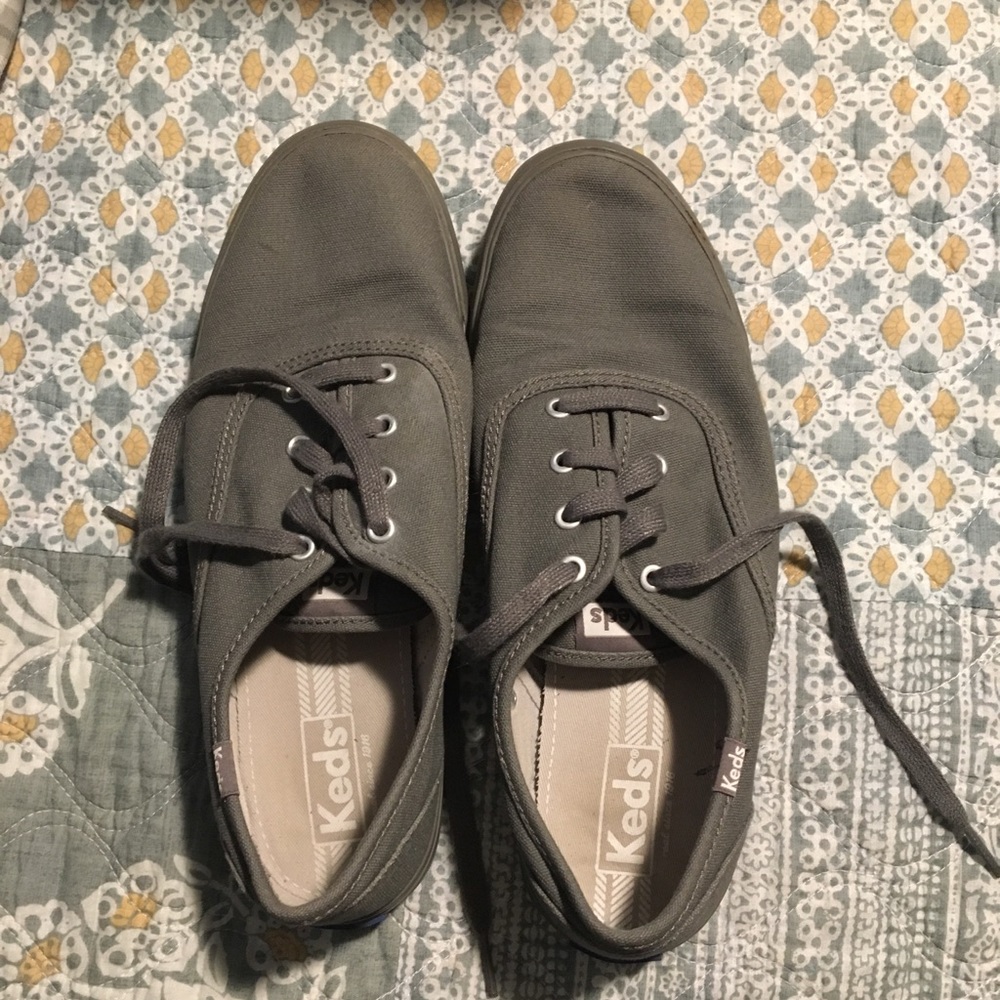 Grey keds!